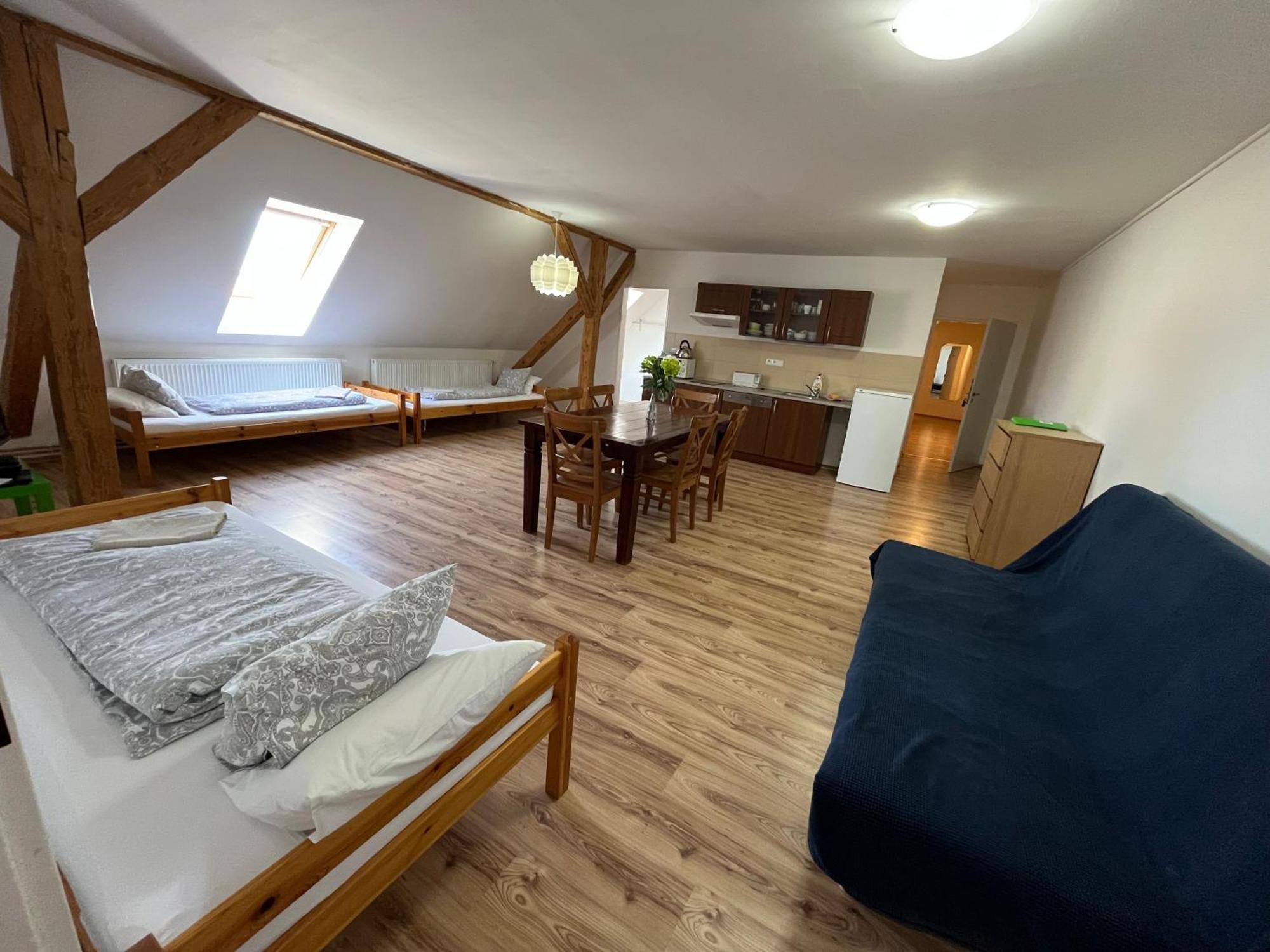 Dvur Nove Zamky Hotel Mladec Bagian luar foto
