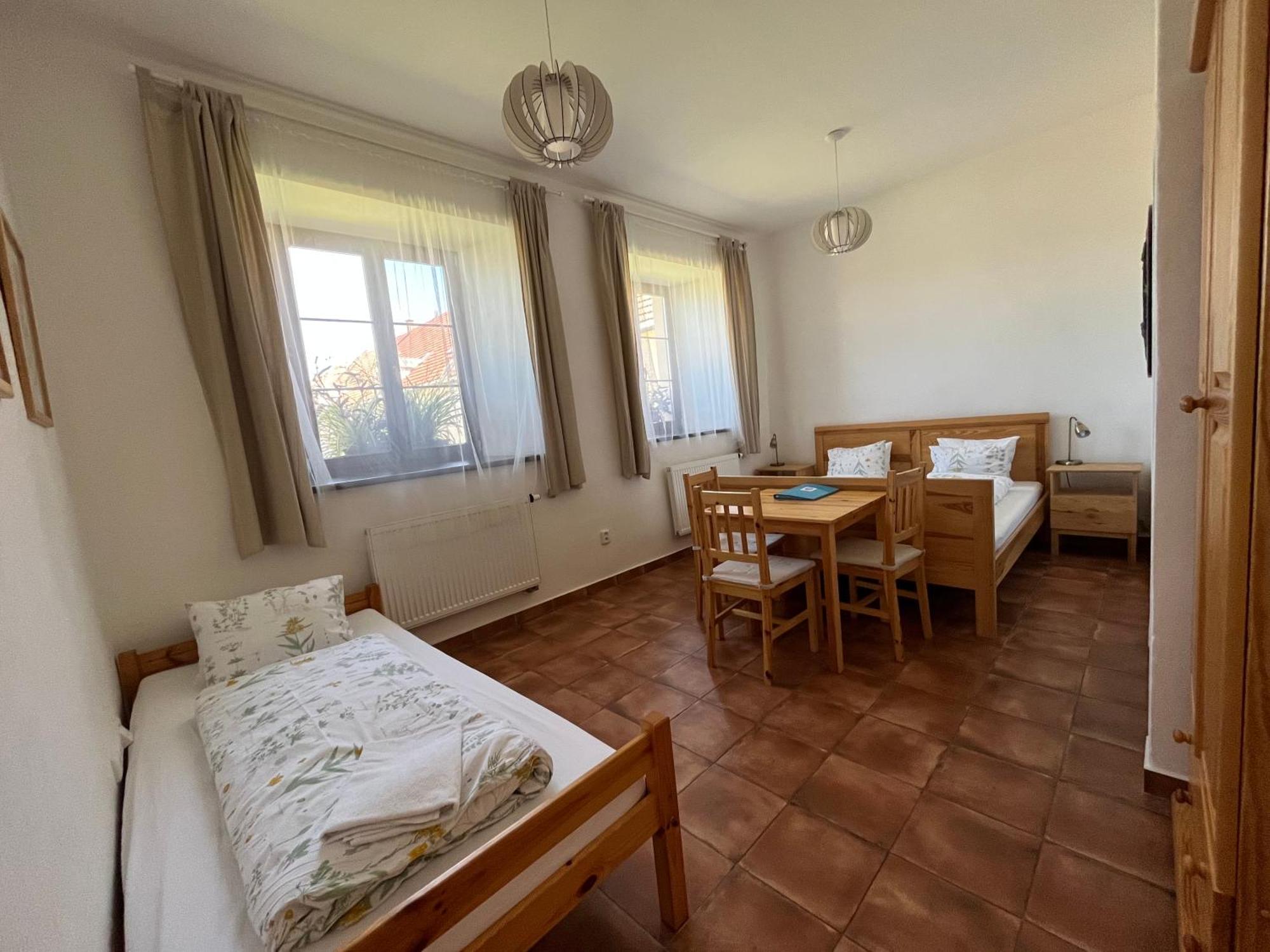 Dvur Nove Zamky Hotel Mladec Bagian luar foto