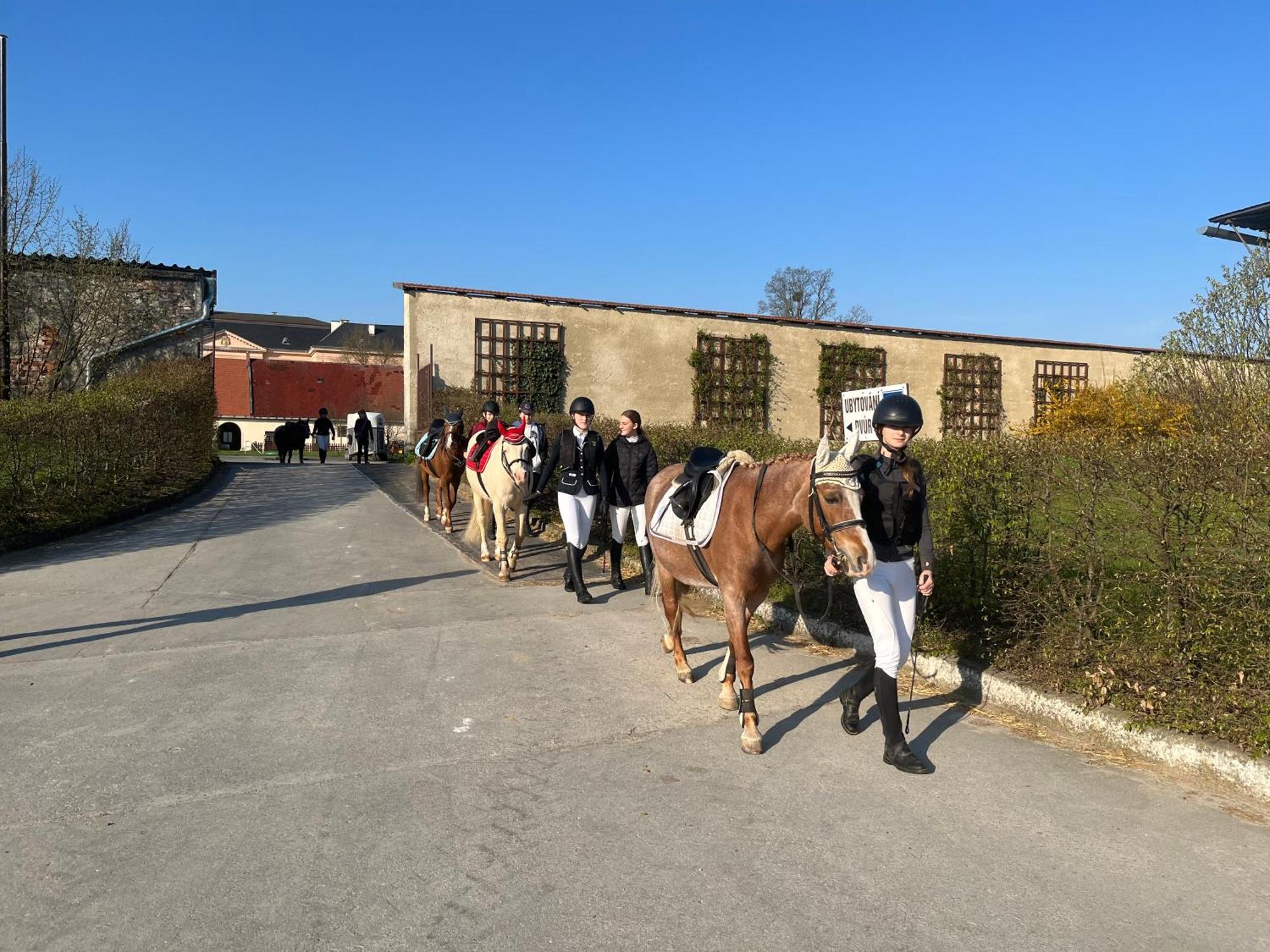 Dvur Nove Zamky Hotel Mladec Bagian luar foto