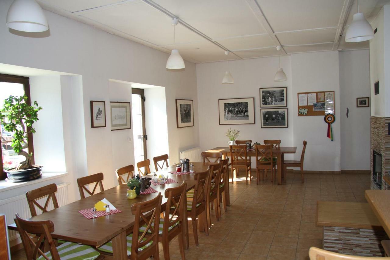 Dvur Nove Zamky Hotel Mladec Bagian luar foto